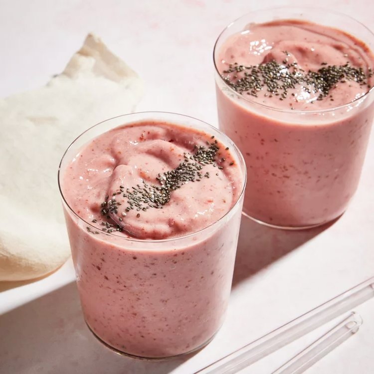 Peach- Strawberry Chia Seed Smoothie