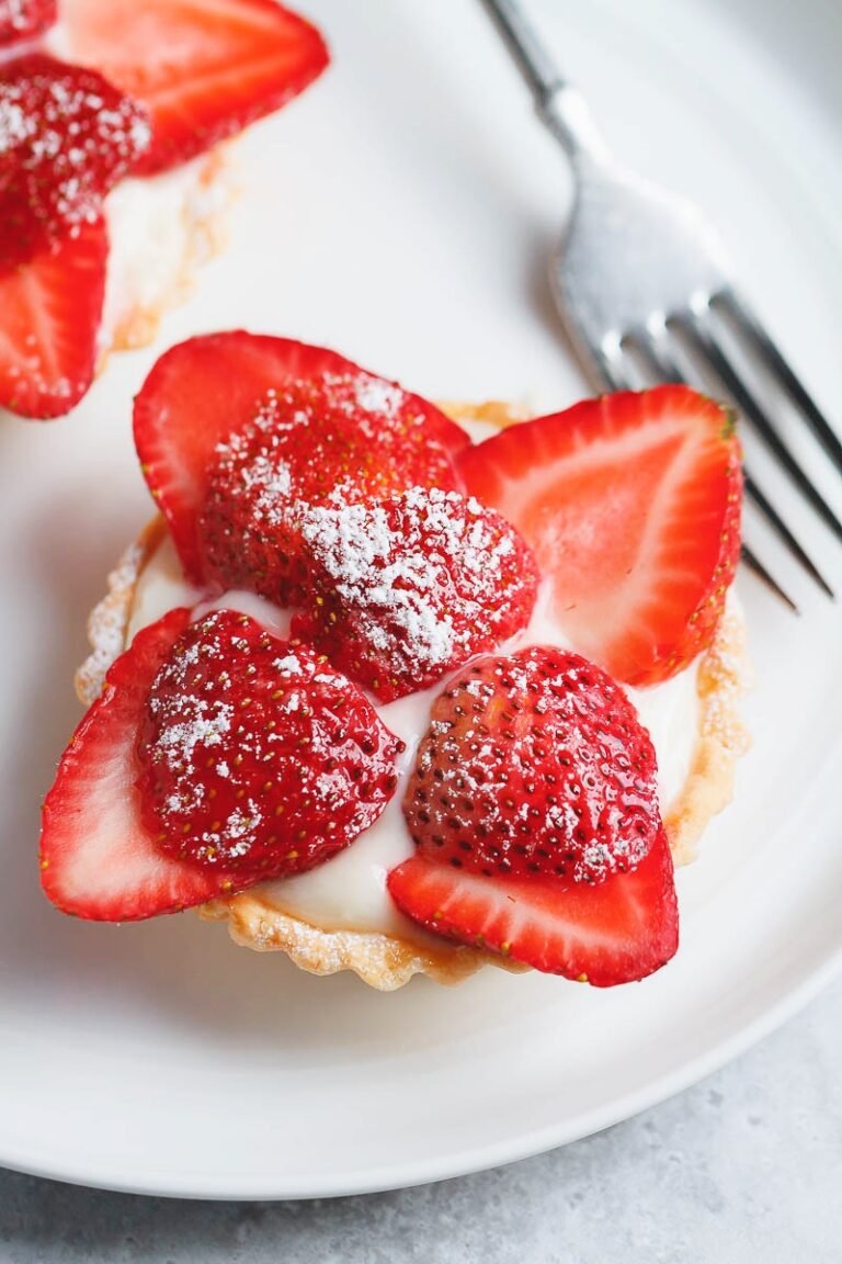 Tiny Strawberry Cheesecake Tart