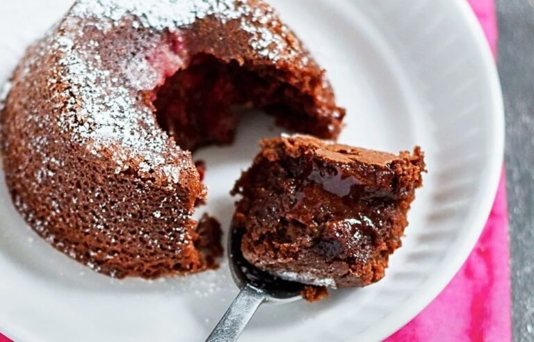 Irresistibly Mini Chocolate Cakes